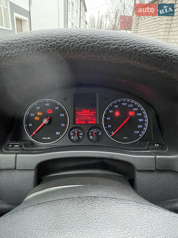 Хэтчбек Volkswagen Golf 2005 в Виннице