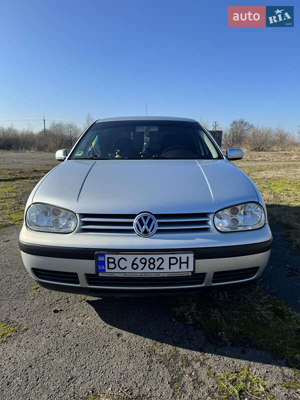 Volkswagen Golf 2003
