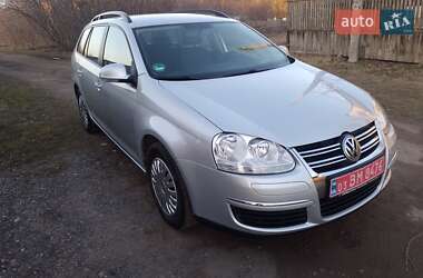 Универсал Volkswagen Golf 2008 в Хороле