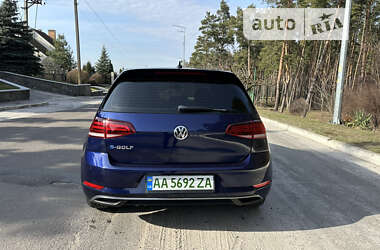 Хэтчбек Volkswagen Golf 2018 в Киеве