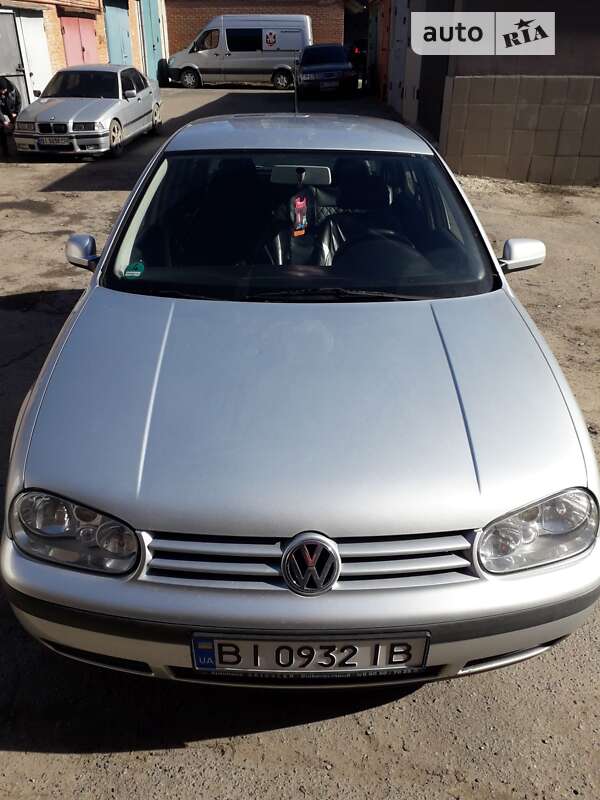 Хетчбек Volkswagen Golf 2001 в Полтаві