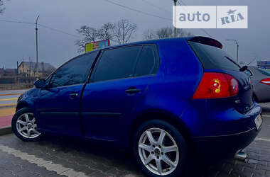 Хетчбек Volkswagen Golf 2004 в Києві