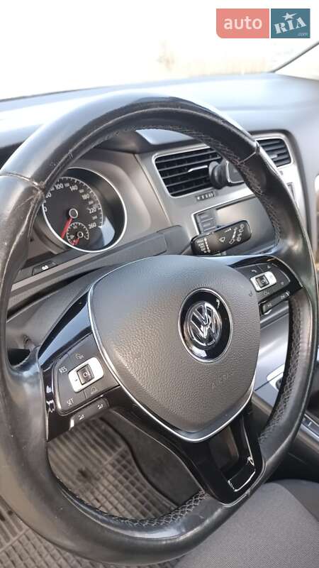 Універсал Volkswagen Golf 2016 в Києві