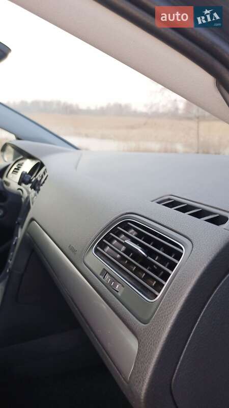 Універсал Volkswagen Golf 2016 в Києві