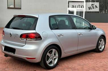 Хэтчбек Volkswagen Golf 2010 в Жашкове