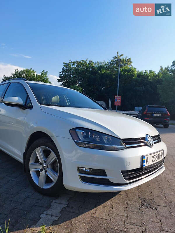 Универсал Volkswagen Golf 2015 в Львове