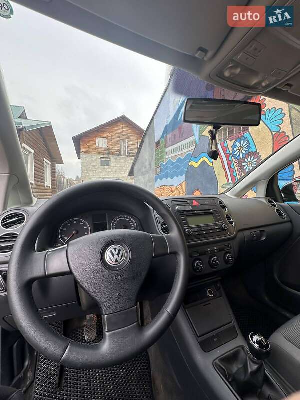 Хетчбек Volkswagen Golf 2005 в Рахові
