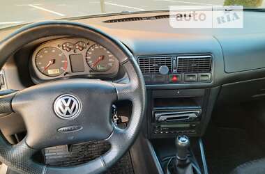 Хэтчбек Volkswagen Golf 2003 в Буче