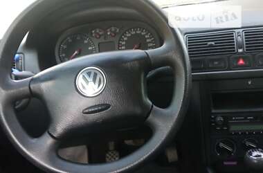 Хетчбек Volkswagen Golf 2003 в Львові