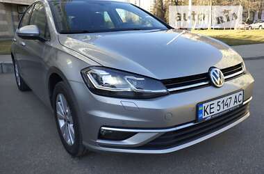 Хэтчбек Volkswagen Golf 2019 в Киеве