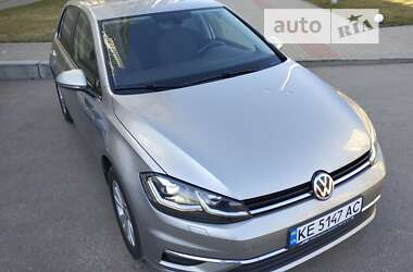 Хэтчбек Volkswagen Golf 2019 в Киеве