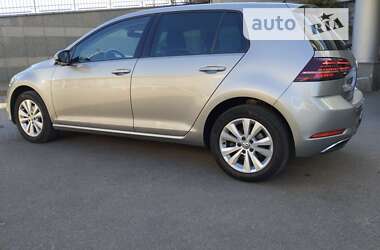 Хэтчбек Volkswagen Golf 2019 в Киеве