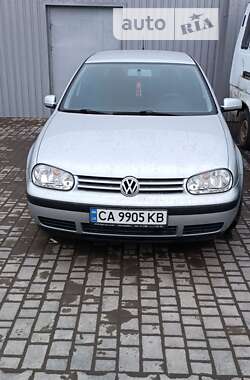 Хэтчбек Volkswagen Golf 2002 в Умани