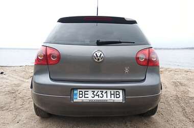 Хэтчбек Volkswagen Golf 2005 в Николаеве