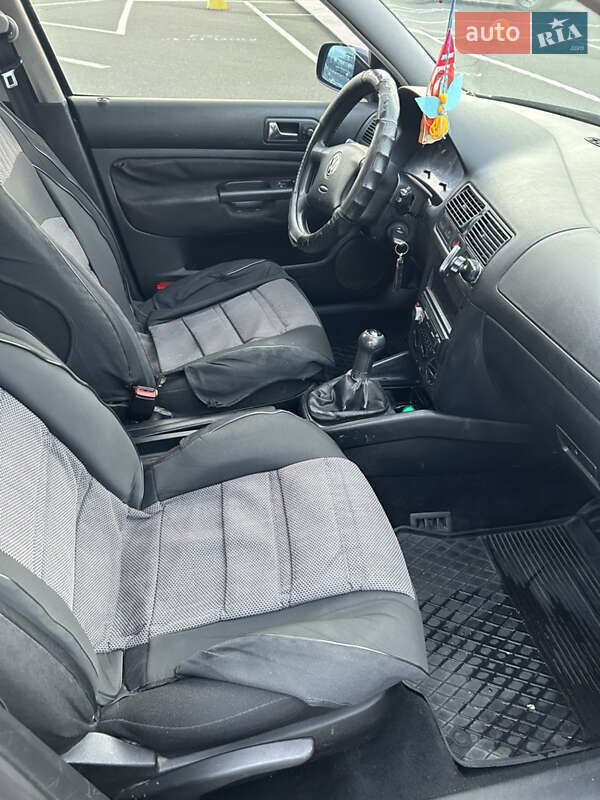 Универсал Volkswagen Golf 2000 в Киеве