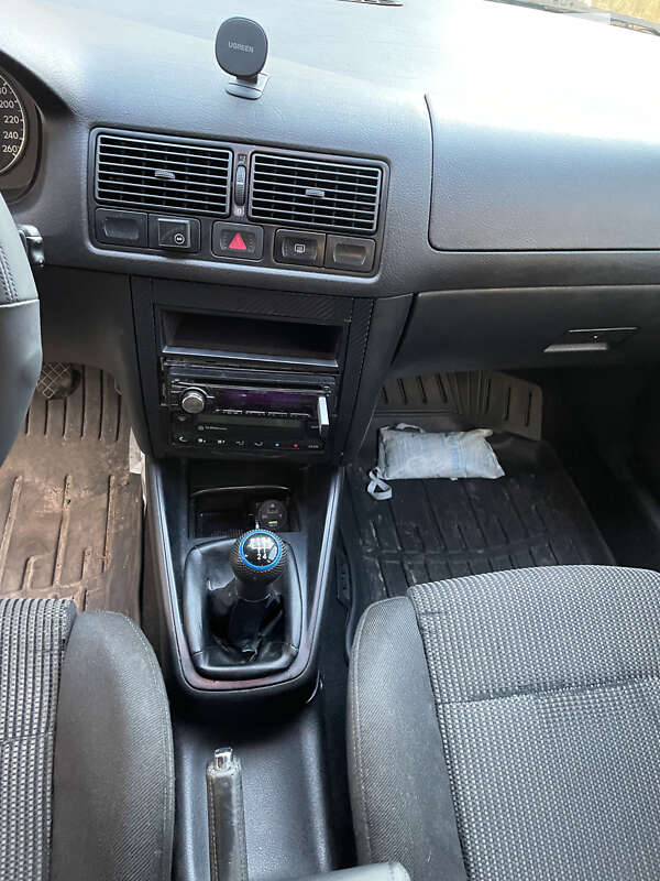 Хэтчбек Volkswagen Golf 1999 в Киеве