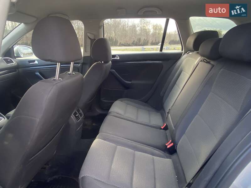 Универсал Volkswagen Golf 2011 в Львове