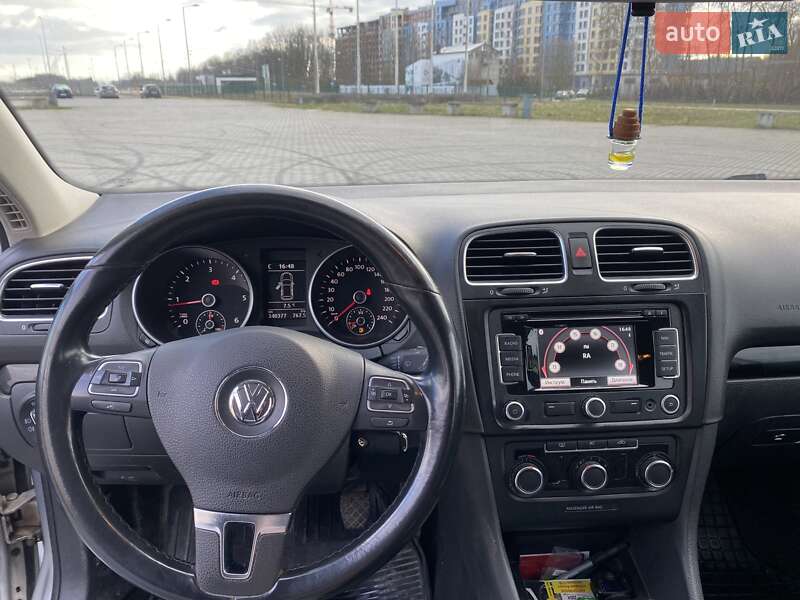 Универсал Volkswagen Golf 2011 в Львове
