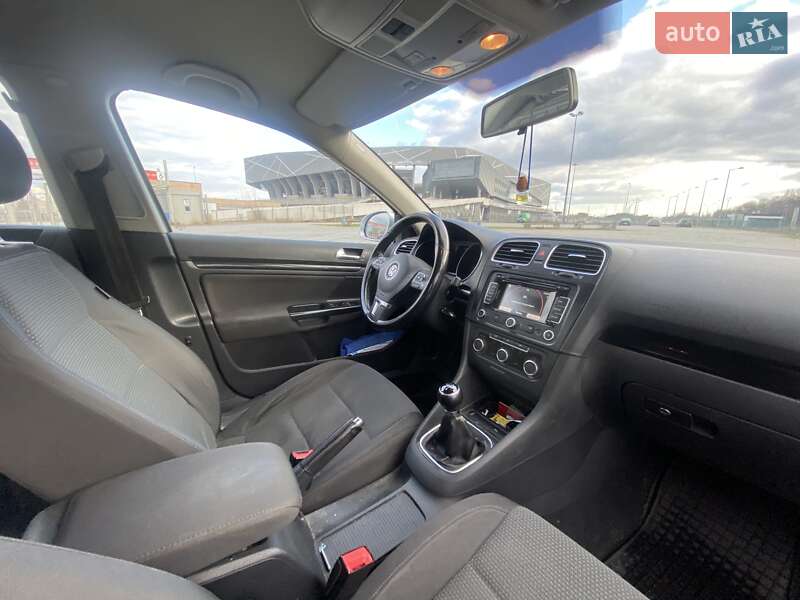 Универсал Volkswagen Golf 2011 в Львове