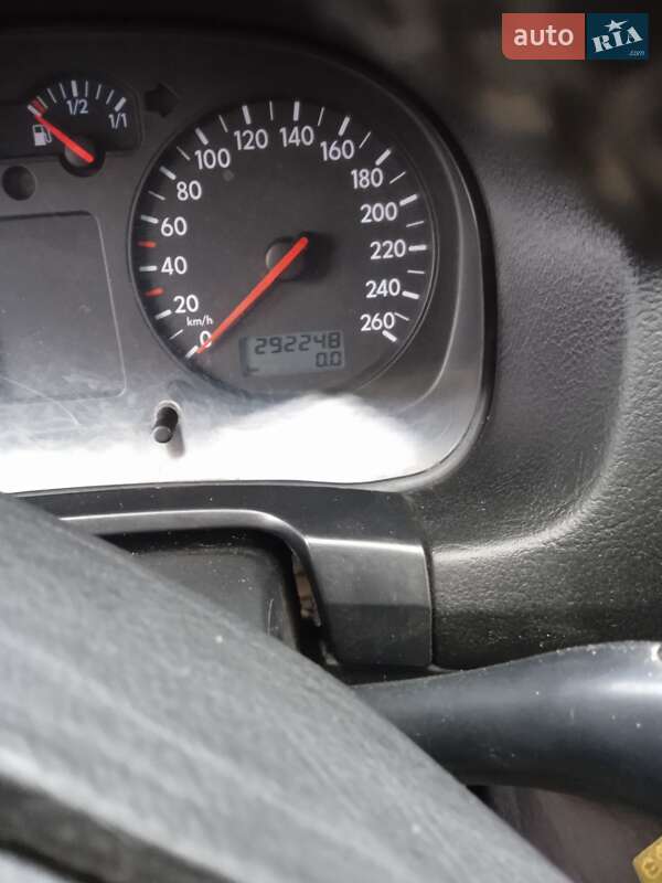 Хэтчбек Volkswagen Golf 2002 в Теплике