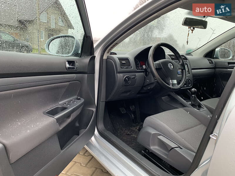 Универсал Volkswagen Golf 2009 в Ивано-Франковске