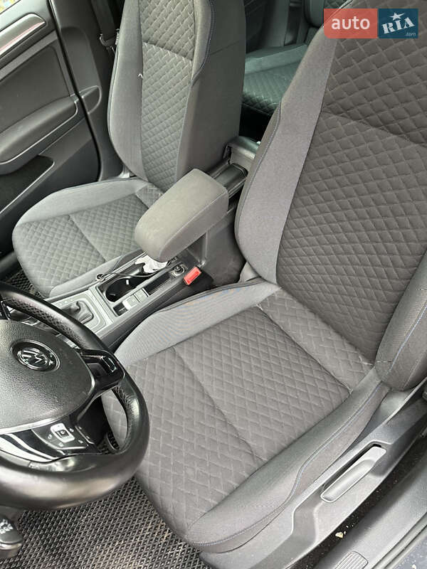 Универсал Volkswagen Golf 2018 в Киеве