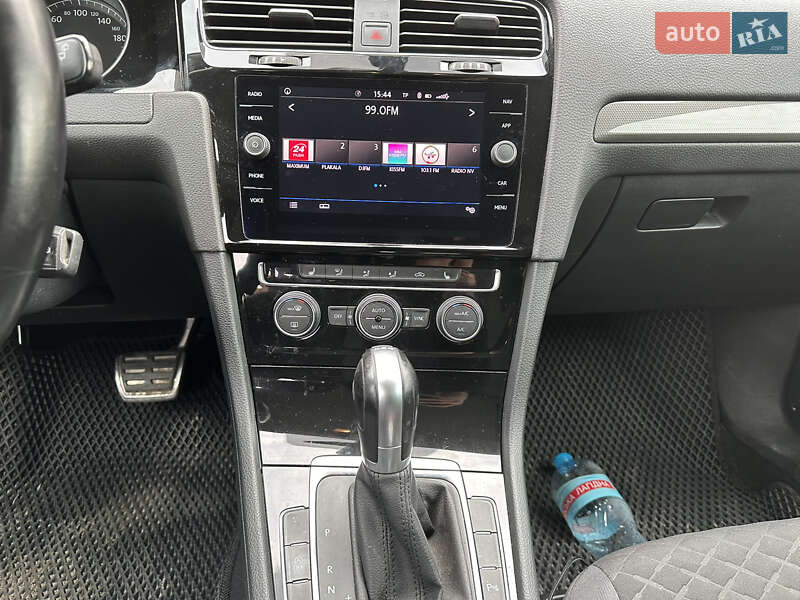 Универсал Volkswagen Golf 2018 в Киеве