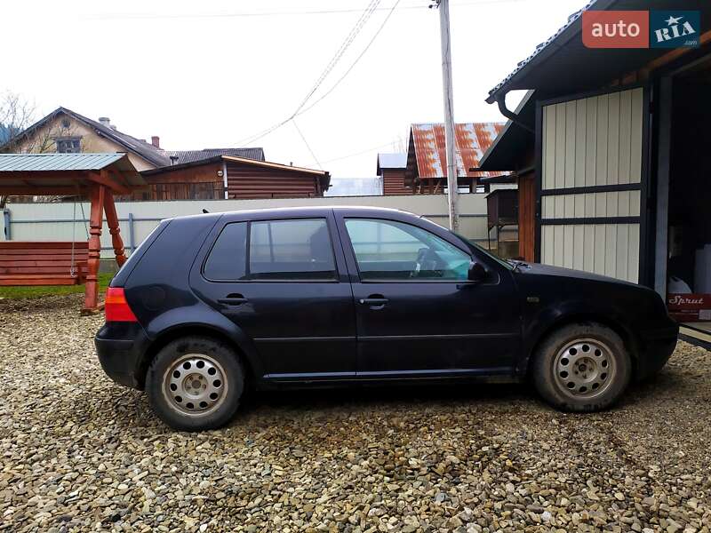 Хэтчбек Volkswagen Golf 1998 в Вижнице