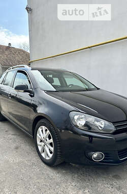 Универсал Volkswagen Golf 2010 в Сваляве