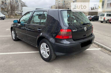 Хэтчбек Volkswagen Golf 2002 в Ровно