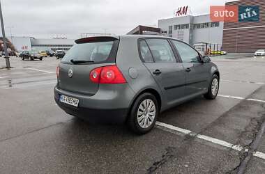 Хэтчбек Volkswagen Golf 2004 в Киеве