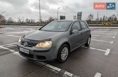 Хетчбек Volkswagen Golf 2004 в Києві