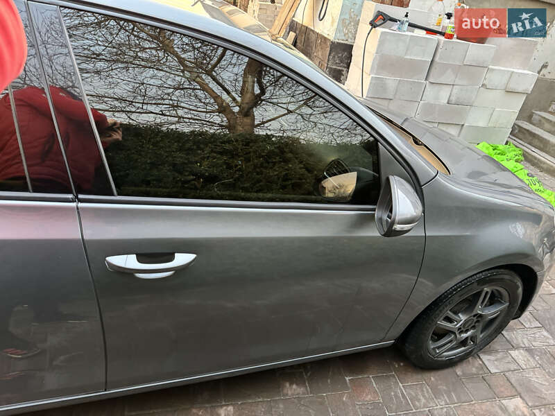 Хэтчбек Volkswagen Golf 2012 в Виннице