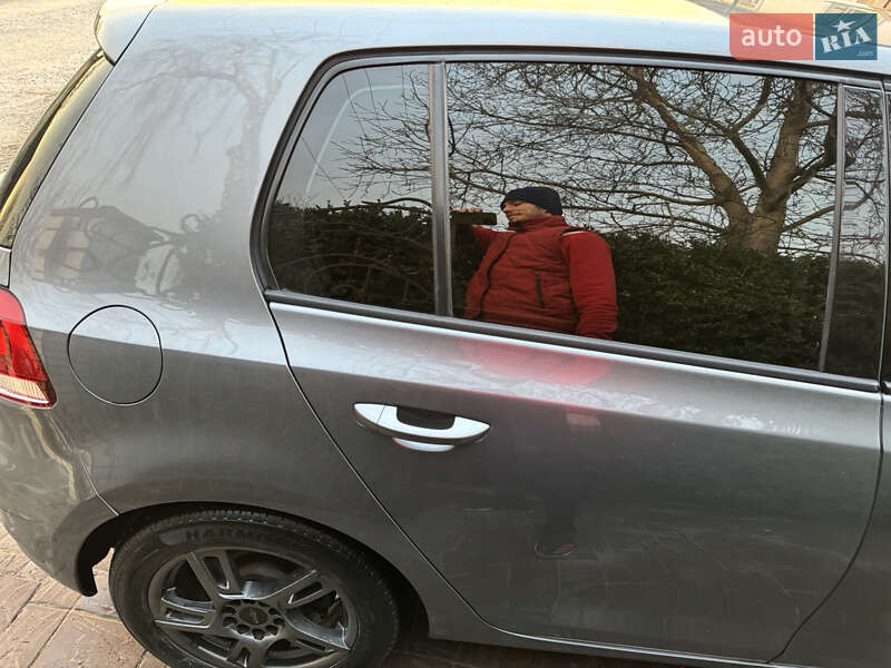 Хэтчбек Volkswagen Golf 2012 в Виннице