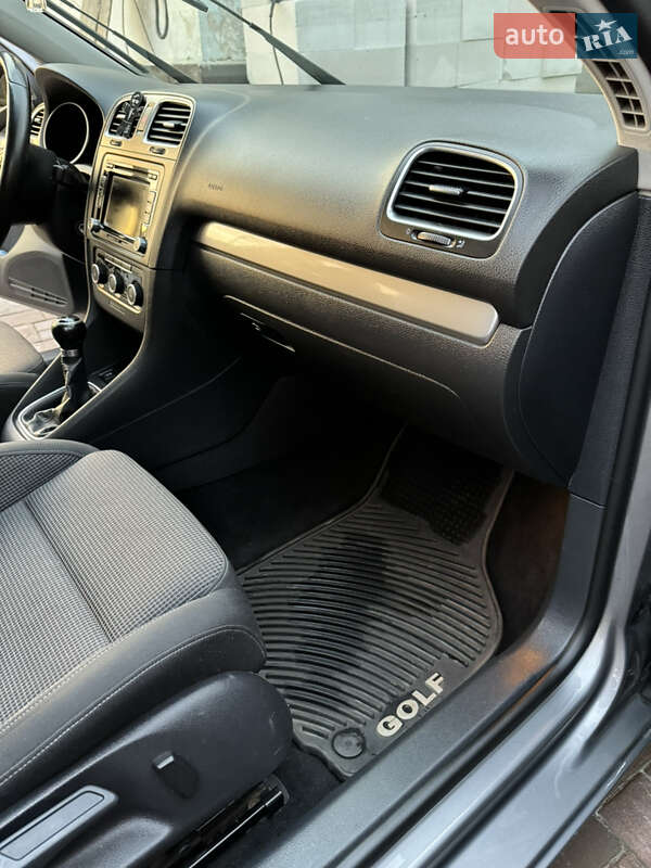 Хэтчбек Volkswagen Golf 2012 в Виннице