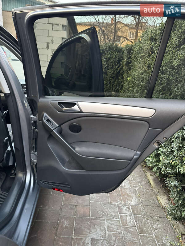 Хэтчбек Volkswagen Golf 2012 в Виннице