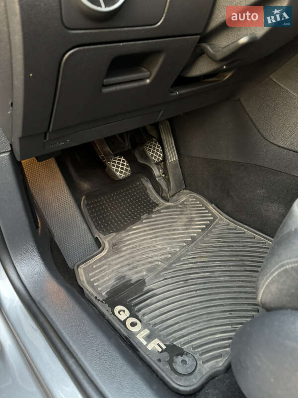 Хэтчбек Volkswagen Golf 2012 в Виннице