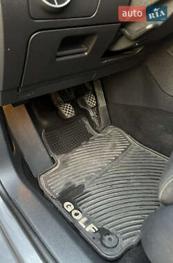 Хэтчбек Volkswagen Golf 2012 в 