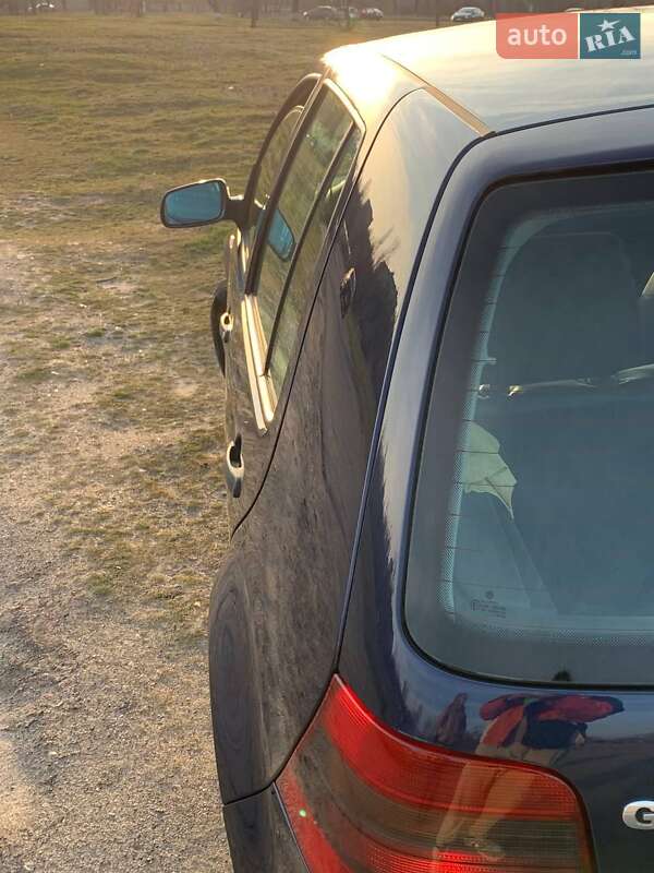 Хетчбек Volkswagen Golf 2000 в Кам'янському