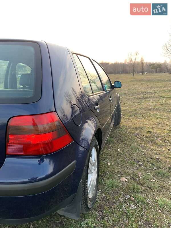 Хетчбек Volkswagen Golf 2000 в Кам'янському