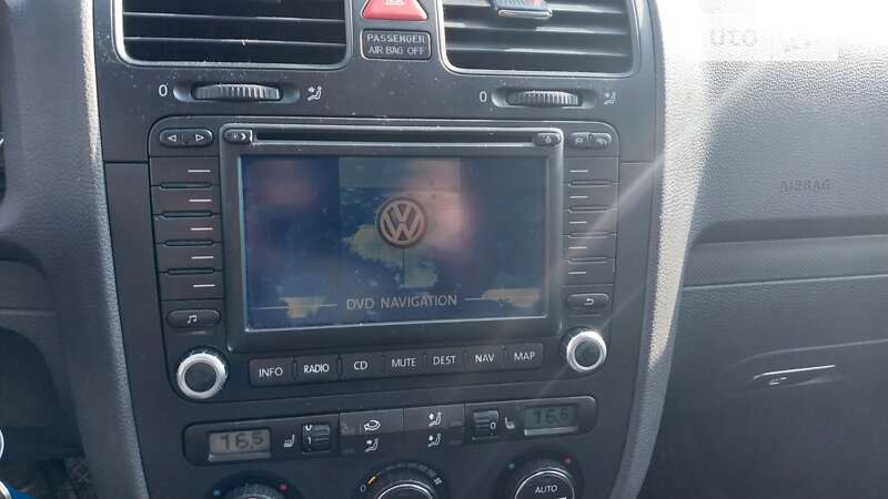 Хэтчбек Volkswagen Golf 2005 в Ходорове