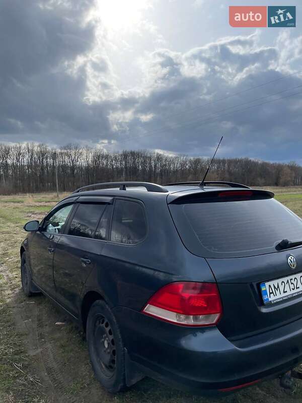 Универсал Volkswagen Golf 2008 в Овруче