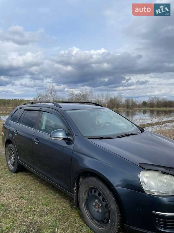 Универсал Volkswagen Golf 2008 в Овруче