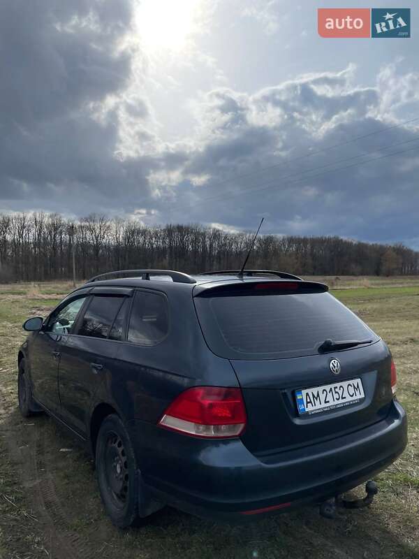 Универсал Volkswagen Golf 2008 в Овруче