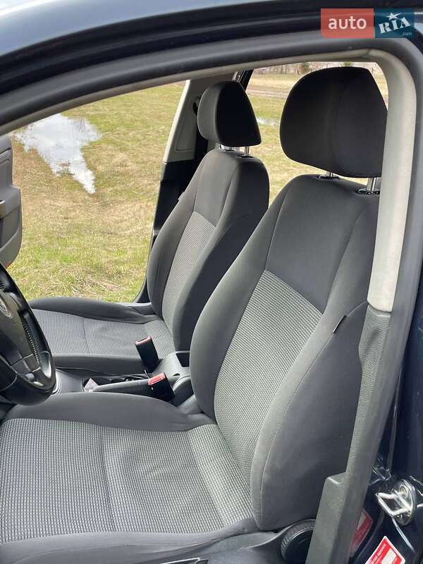 Универсал Volkswagen Golf 2008 в Овруче