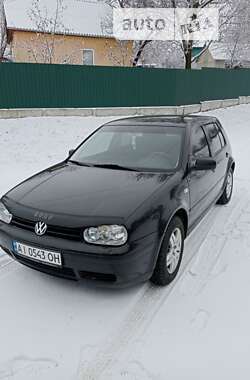 Хэтчбек Volkswagen Golf 2002 в Киеве