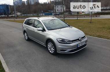 Універсал Volkswagen Golf 2017 в Дніпрі