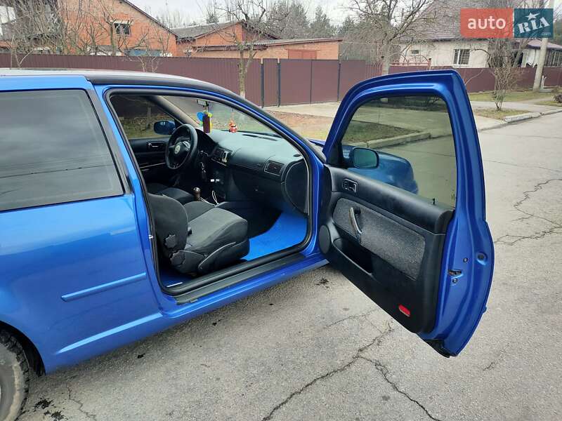 Хэтчбек Volkswagen Golf 1998 в Киеве