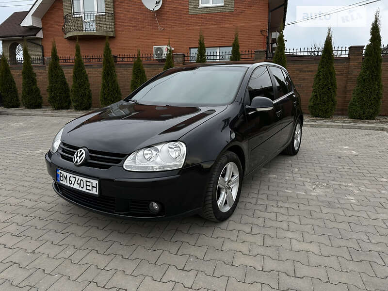 Хетчбек Volkswagen Golf 2006 в Сумах