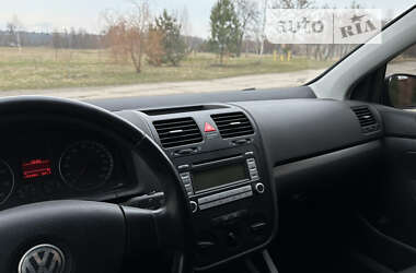 Хетчбек Volkswagen Golf 2006 в Сумах